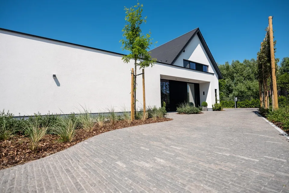Moderne woning De Haan met hellend dak