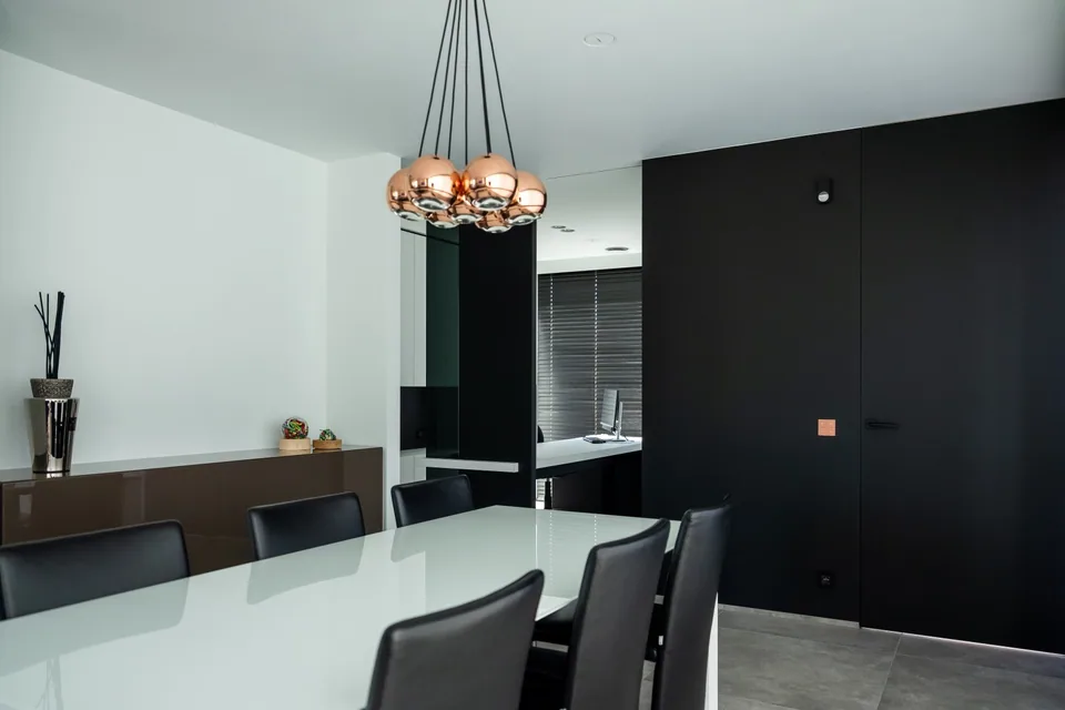 Interieur nieuwbouw woning De Haan met veel licht